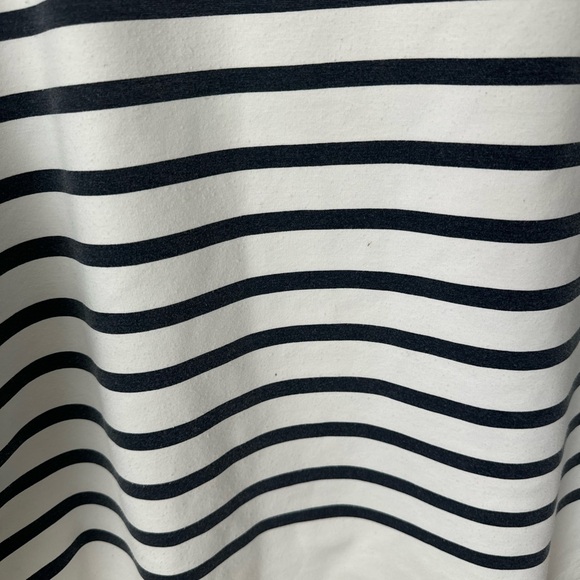 Tuckernuck Pomander Place Striped
Evie Swing Sweatshirt - One Size - Picture 11 of 15